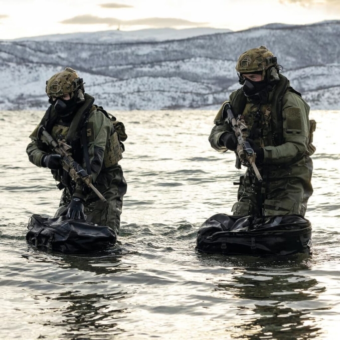2 soldiers in the water